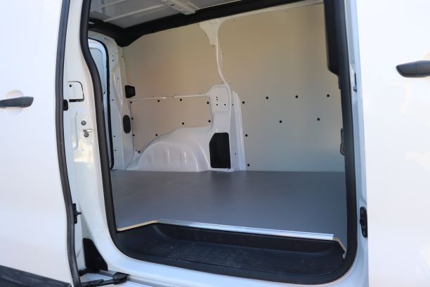 Chão Volkswagen Crafter 2017- L3 Sem portas laterais - Rodado duplo - Image 4